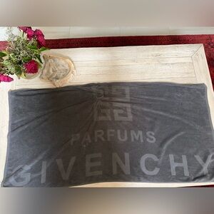 Givenchy Charcoal bath towel